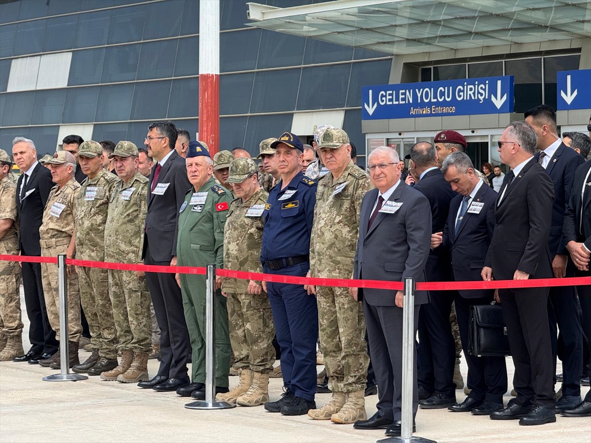 Pençe-Kilit Harekatı’nda şehit olan kahraman askerler son yolculuklarına uğurlandı