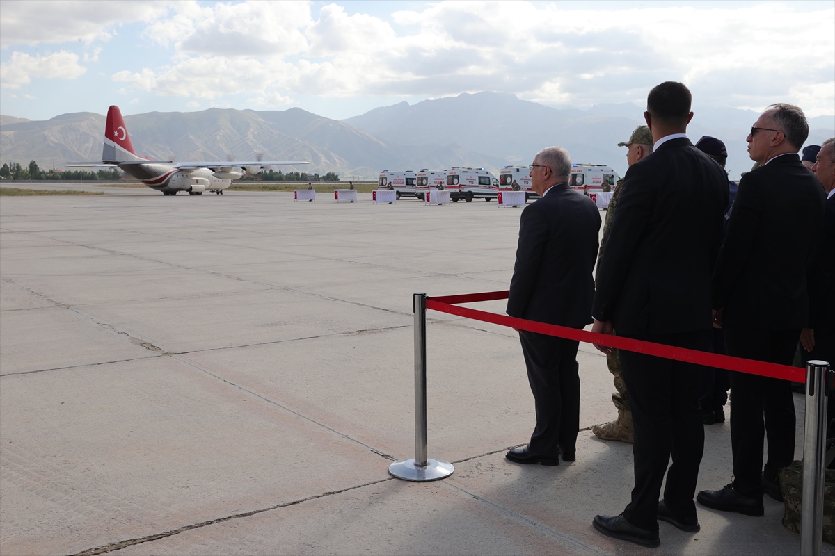 Pençe-Kilit Harekatı’nda şehit olan kahraman askerler son yolculuklarına uğurlandı