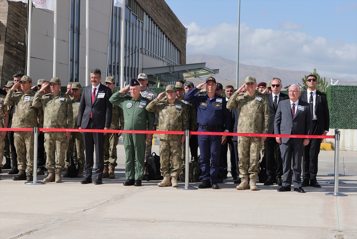 Pençe-Kilit Harekatı’nda şehit olan kahraman askerler son yolculuklarına uğurlandı