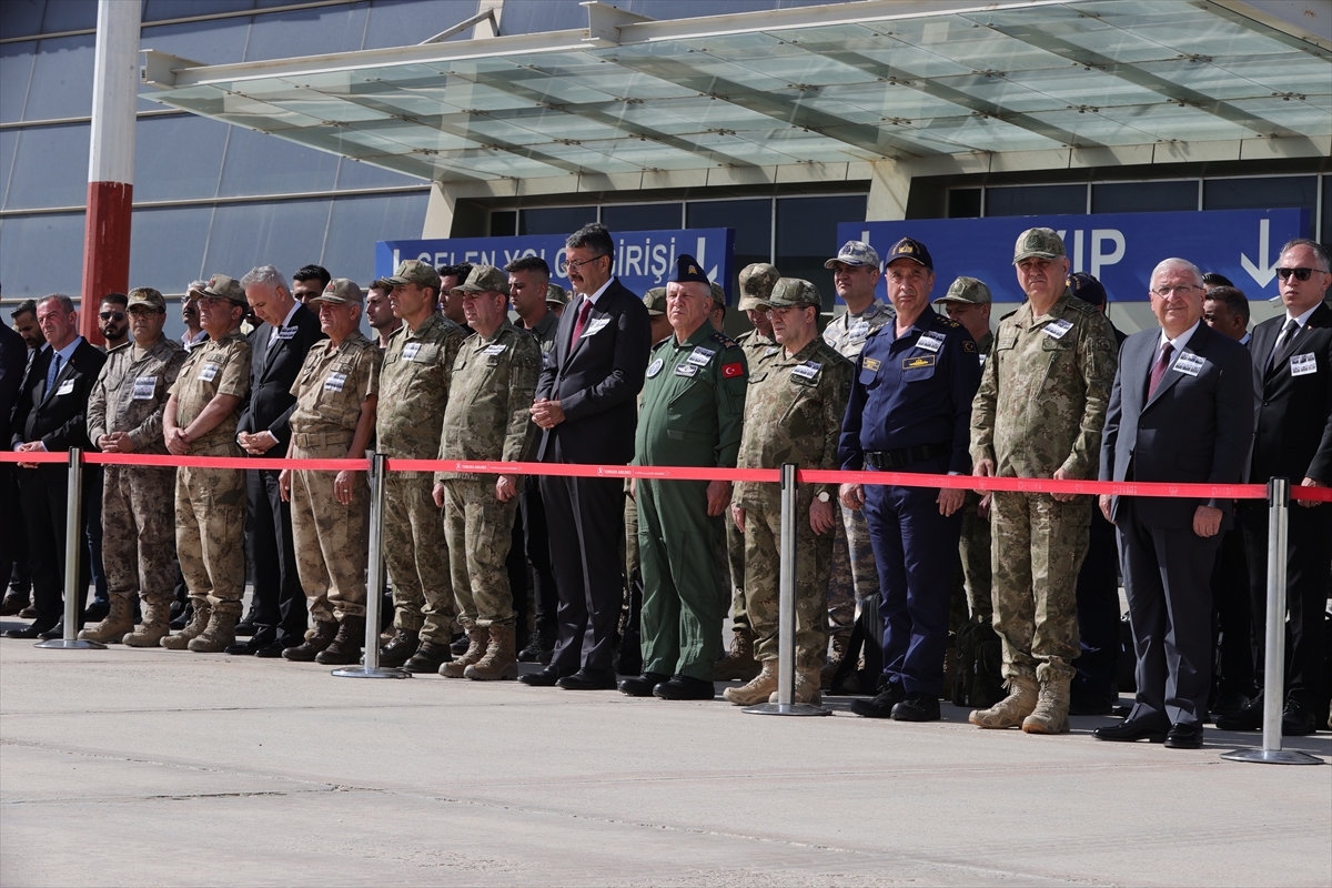 Pençe-Kilit Harekatı’nda şehit olan kahraman askerler son yolculuklarına uğurlandı