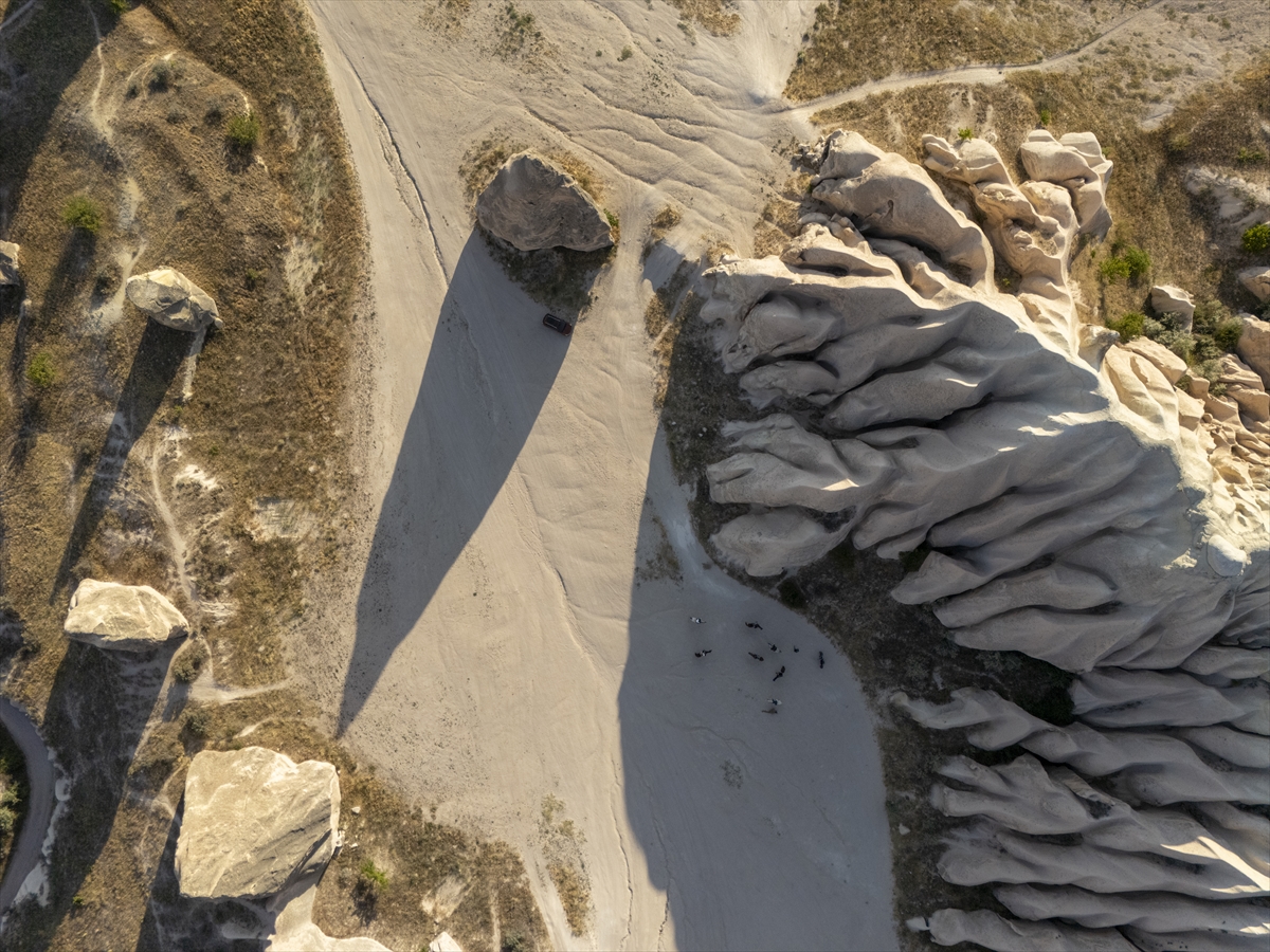 Kapadokya, gökyüzüne yükselen balonlarıyla görsel şölen sunuyor