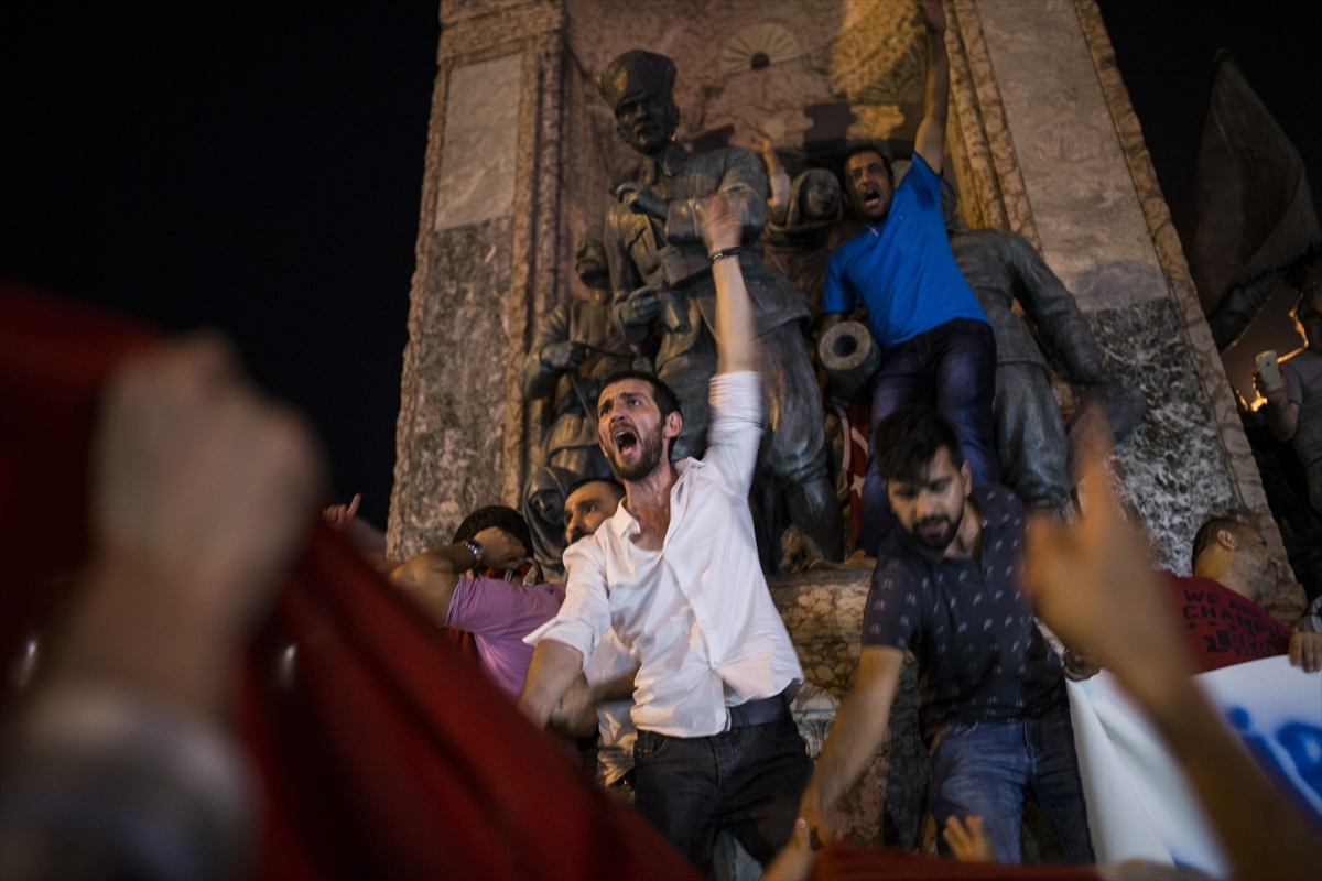 15 Temmuz: Bir milletin korkusuz mücadelesi