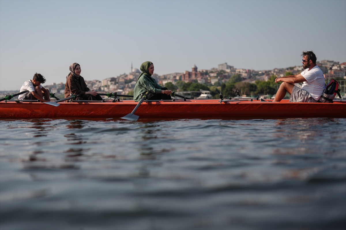 İstanbul’un kalbi Haliç'te kürek zamanı