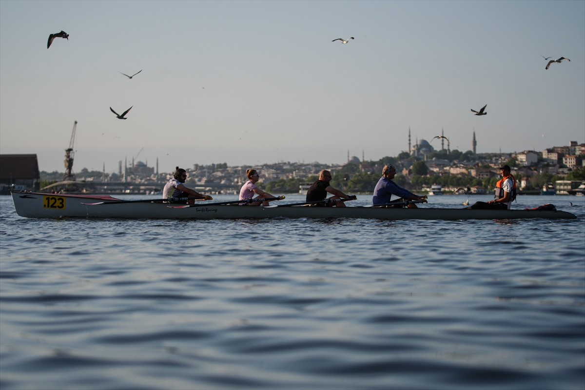 İstanbul’un kalbi Haliç'te kürek zamanı