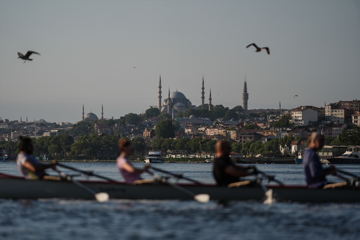 İstanbul’un kalbi Haliç'te kürek zamanı