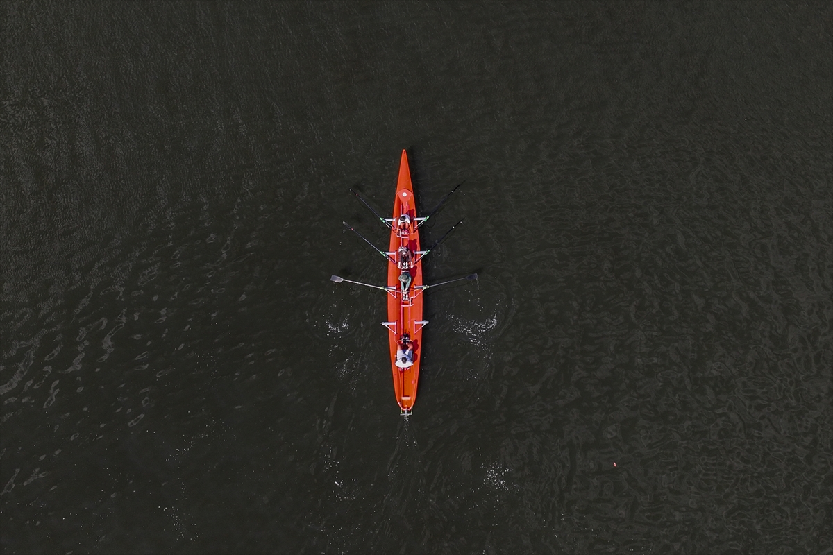 İstanbul’un kalbi Haliç'te kürek zamanı