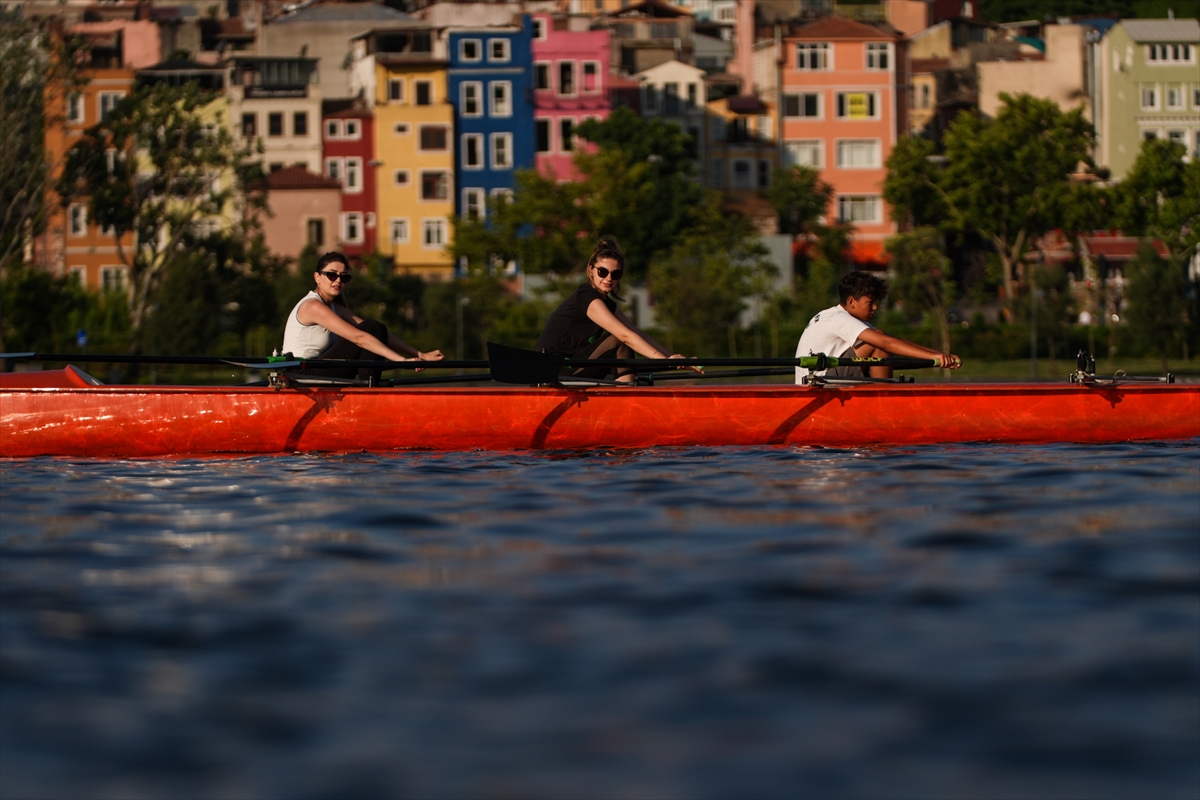 İstanbul’un kalbi Haliç'te kürek zamanı