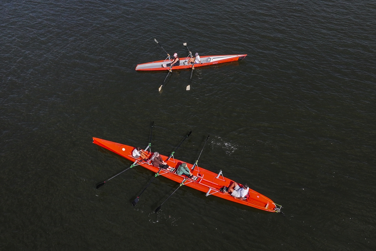 İstanbul’un kalbi Haliç'te kürek zamanı