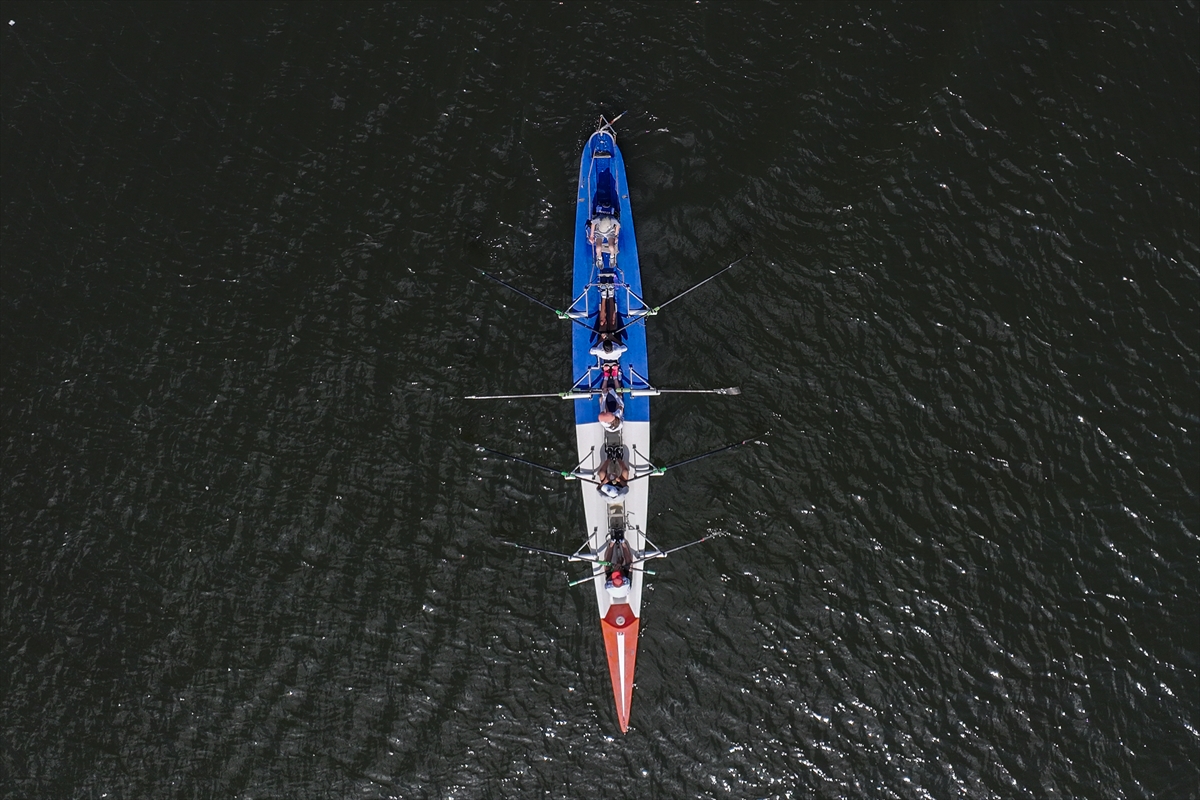 İstanbul’un kalbi Haliç'te kürek zamanı
