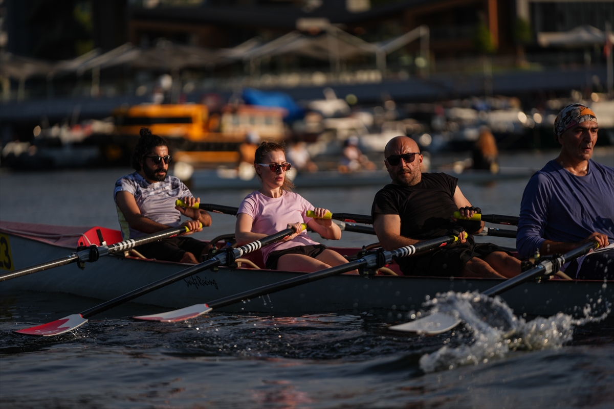 İstanbul’un kalbi Haliç'te kürek zamanı