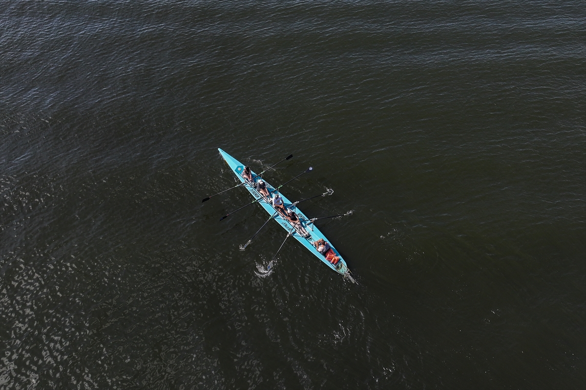 İstanbul’un kalbi Haliç'te kürek zamanı