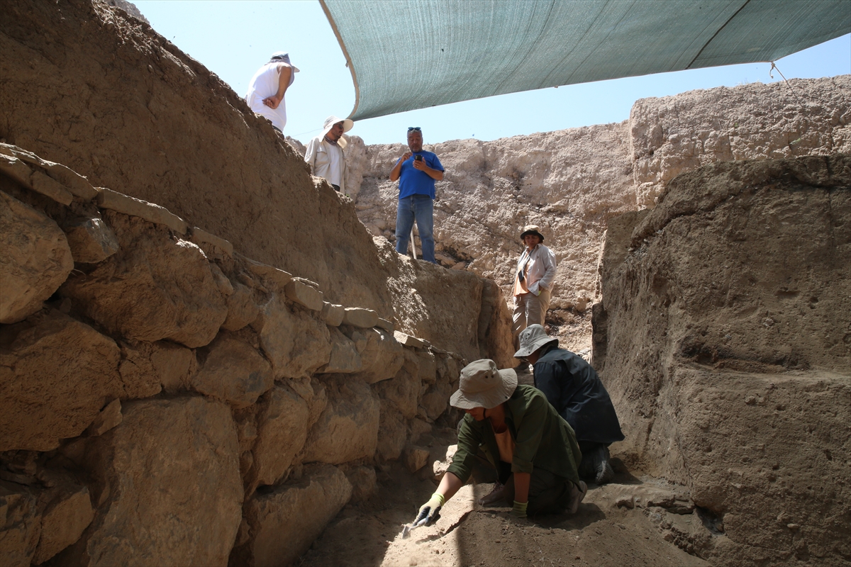 Ayanis Kalesi’nde Haldi Tapınağı’nın sırları bir bir çözülüyor