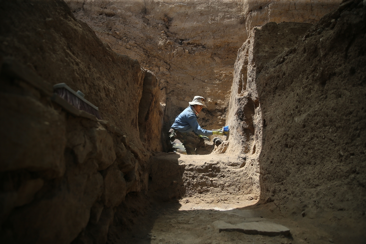Ayanis Kalesi’nde Haldi Tapınağı’nın sırları bir bir çözülüyor