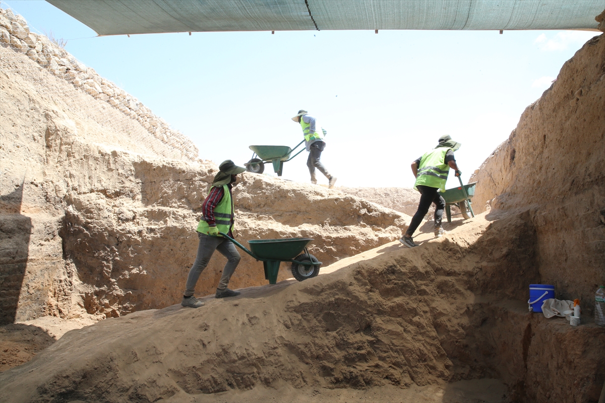 Ayanis Kalesi’nde Haldi Tapınağı’nın sırları bir bir çözülüyor