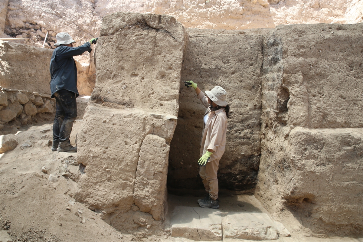 Ayanis Kalesi’nde Haldi Tapınağı’nın sırları bir bir çözülüyor