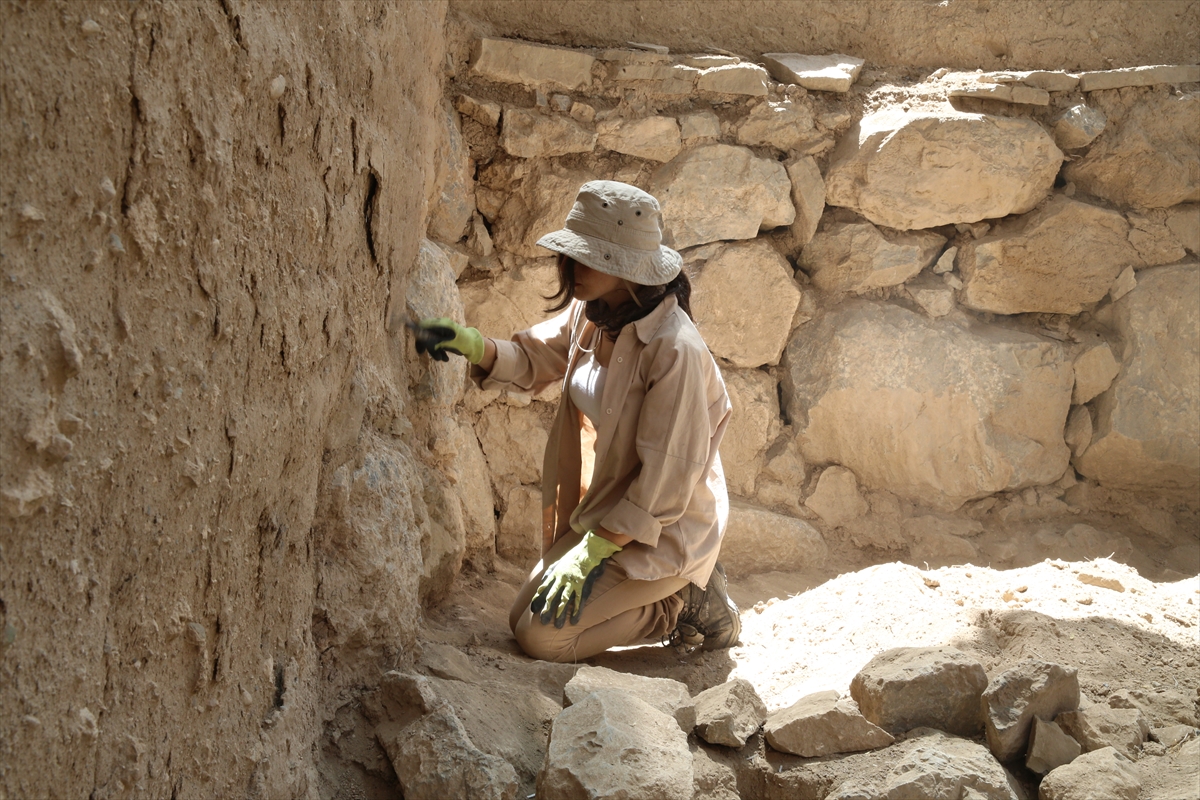 Ayanis Kalesi’nde Haldi Tapınağı’nın sırları bir bir çözülüyor