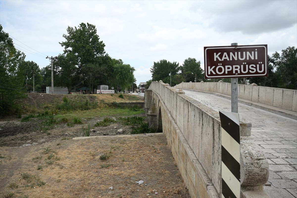 Tunca Nehri'nde su akışı tamamen durdu