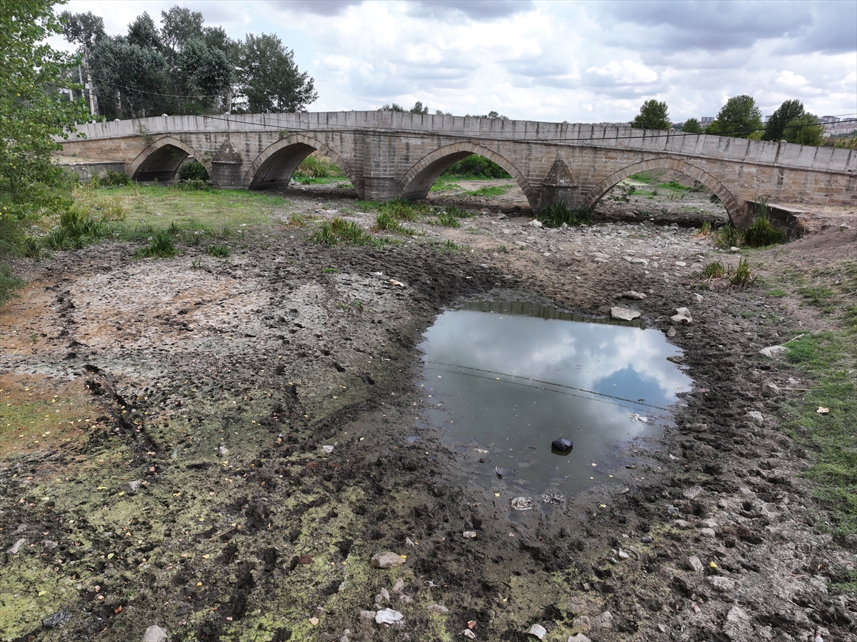 Tunca Nehri'nde su akışı tamamen durdu