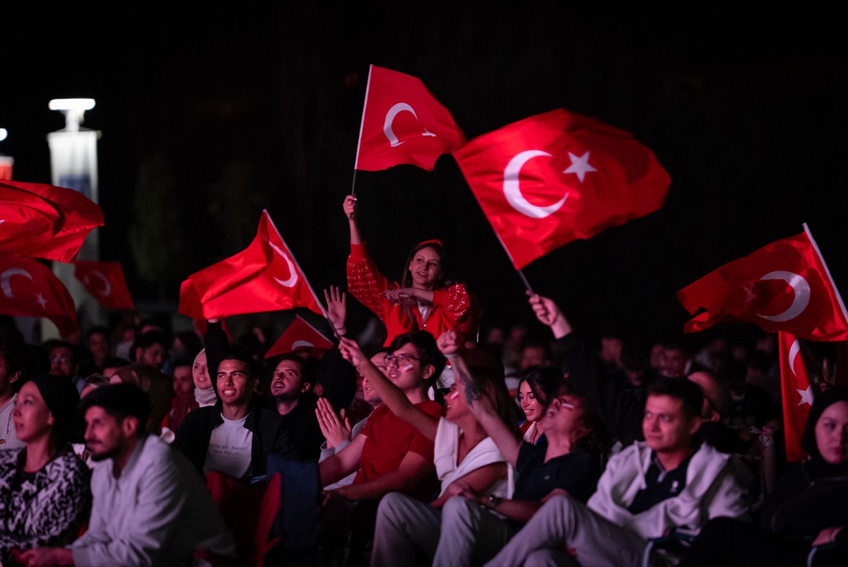 Türkiye ve Almanya karşılaşmasına vatandaşlardan yoğun ilgi