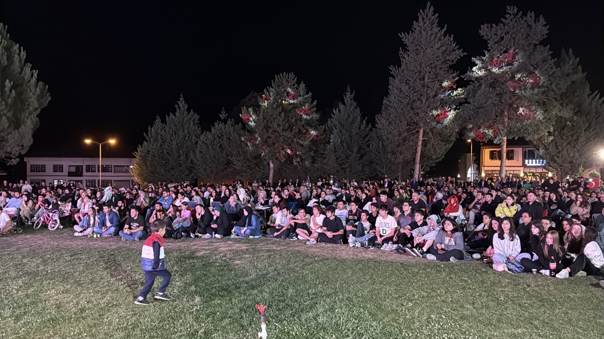 Türkiye ve Almanya karşılaşmasına vatandaşlardan yoğun ilgi