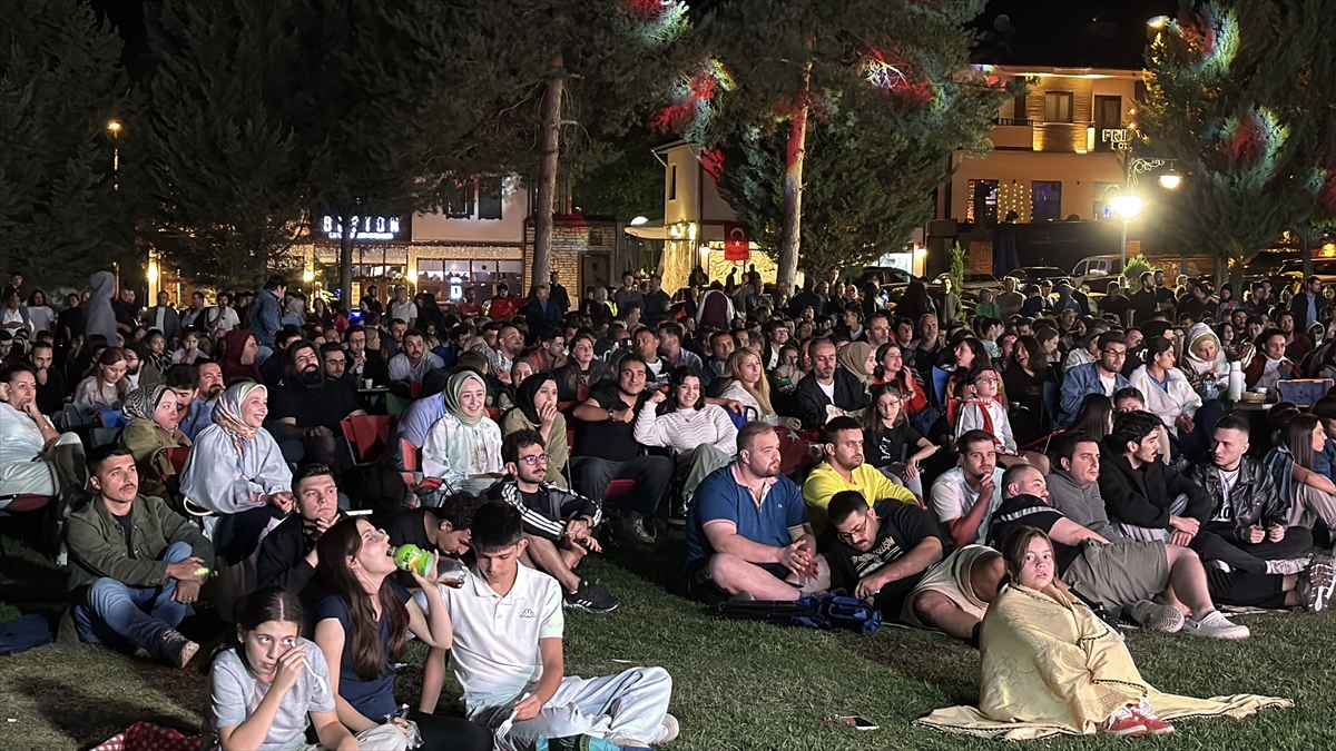 Türkiye ve Almanya karşılaşmasına vatandaşlardan yoğun ilgi