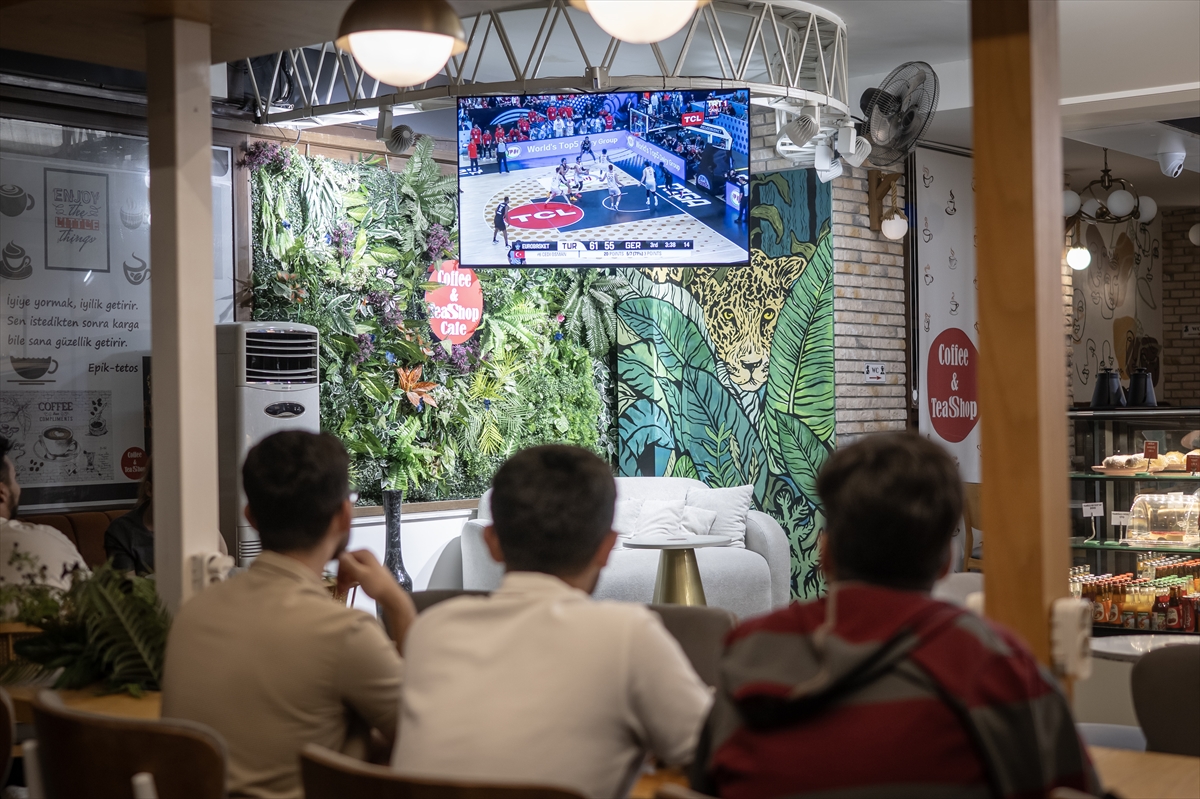 Türkiye ve Almanya karşılaşmasına vatandaşlardan yoğun ilgi