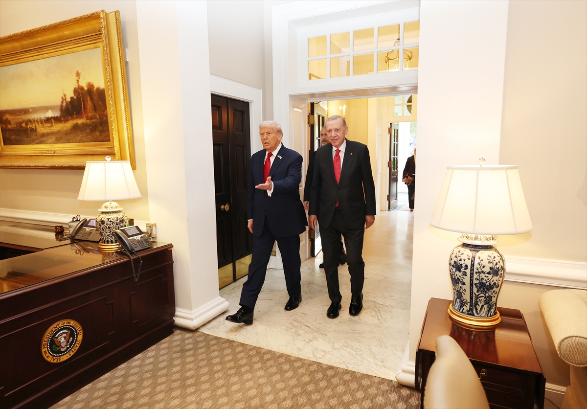 Cumhurbaşkanı Erdoğan ile ABD Başkanı Trump'ın görüşmesinden tarihi kareler