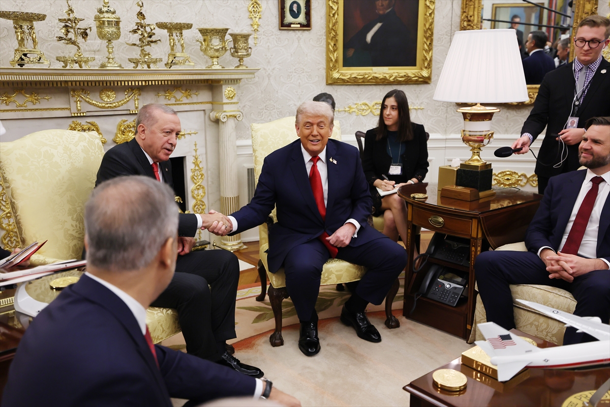 Cumhurbaşkanı Erdoğan ile ABD Başkanı Trump'ın görüşmesinden tarihi kareler