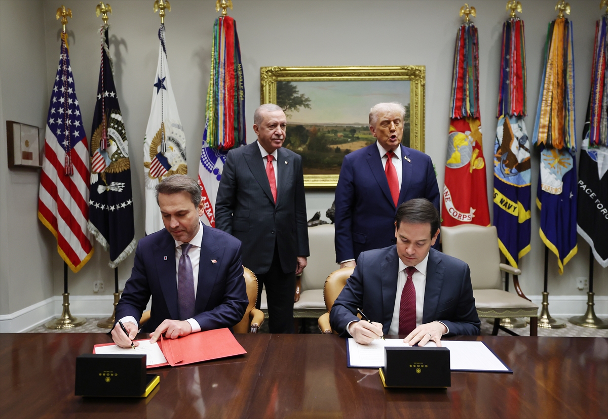 Cumhurbaşkanı Erdoğan ile ABD Başkanı Trump'ın görüşmesinden tarihi kareler