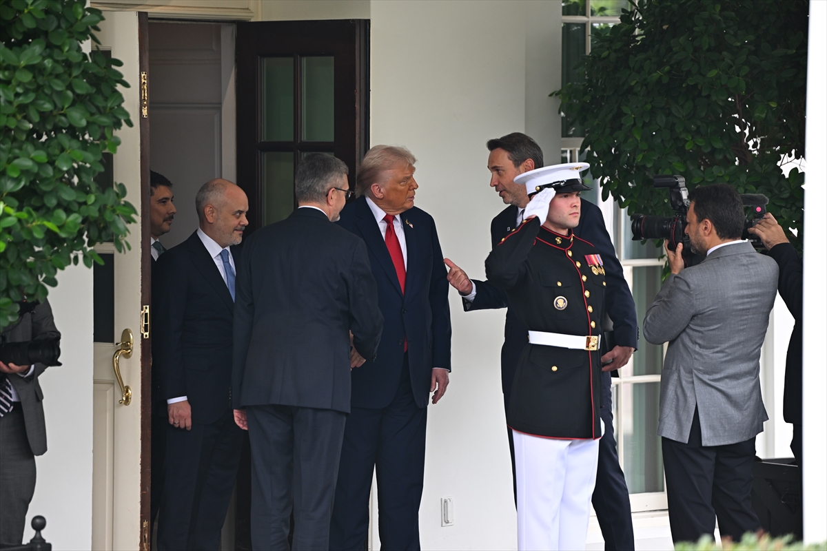 Cumhurbaşkanı Erdoğan ile ABD Başkanı Trump'ın görüşmesinden tarihi kareler