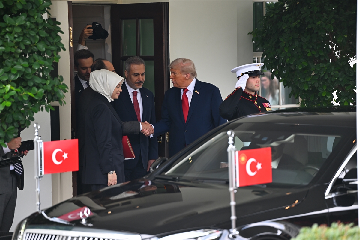 Cumhurbaşkanı Erdoğan ile ABD Başkanı Trump'ın görüşmesinden tarihi kareler