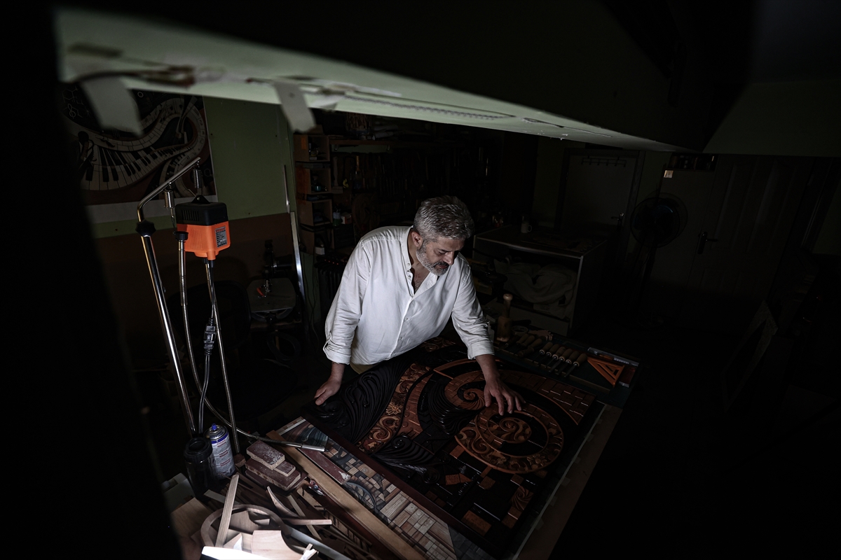 Türk usta, 'Neva' sanatıyla 3 boyutlu ahşap eserler üretiyor