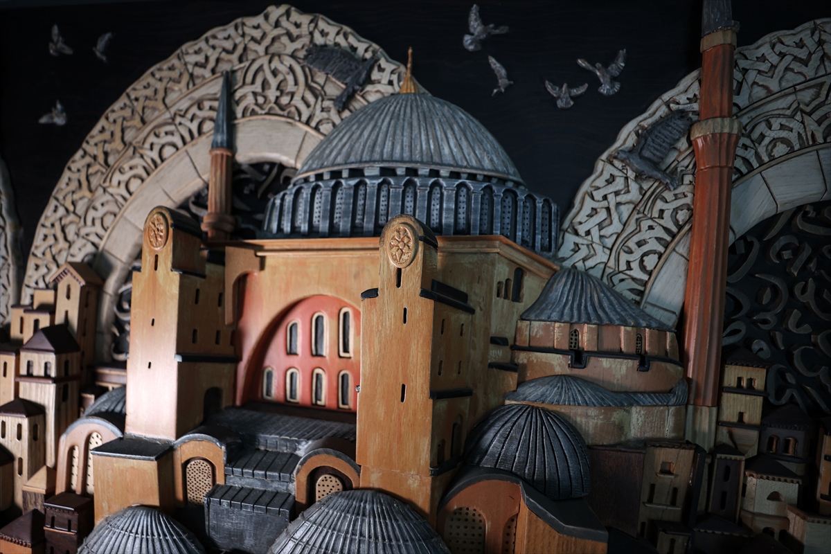 Türk usta, 'Neva' sanatıyla 3 boyutlu ahşap eserler üretiyor