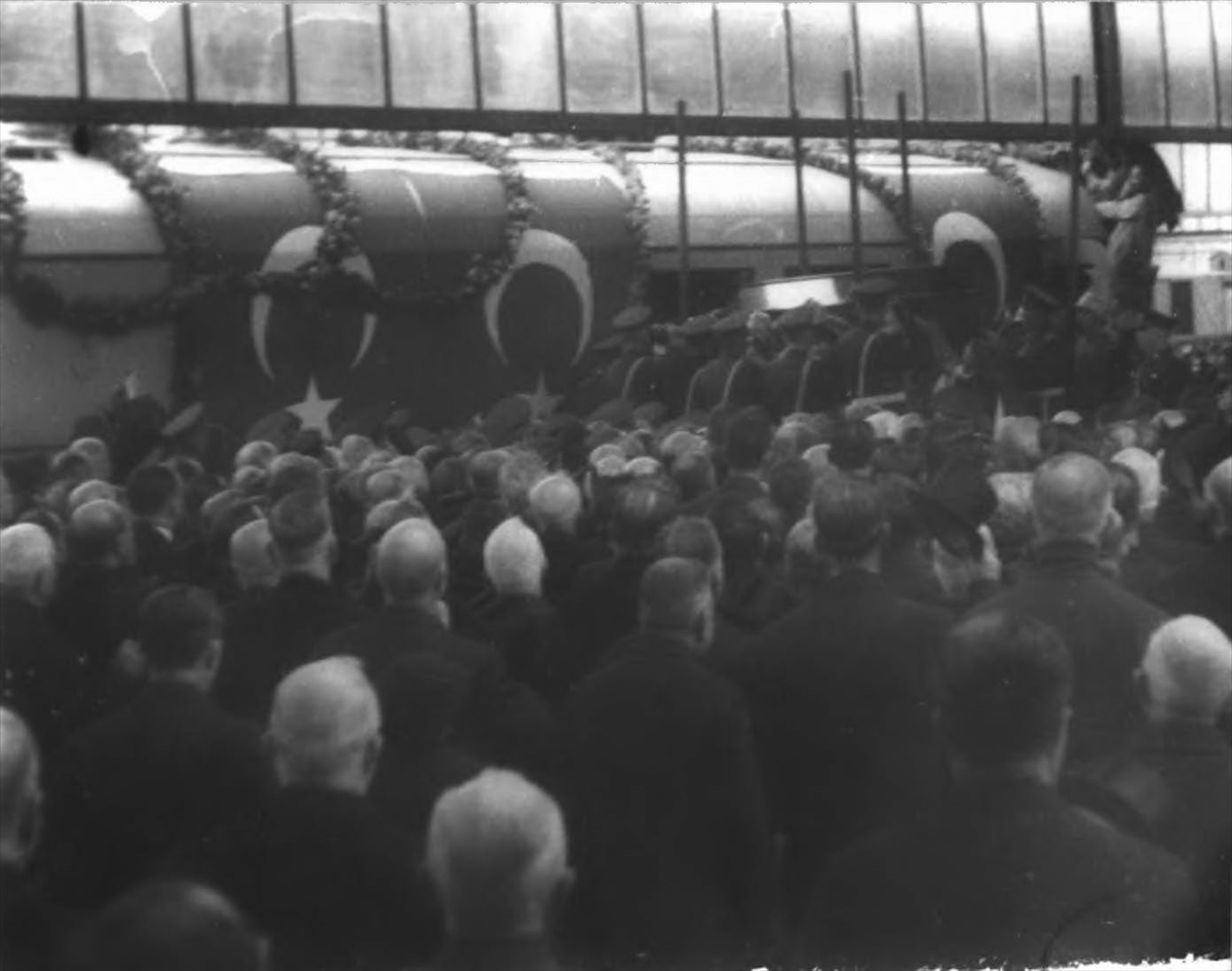 Saygıyla: Atatürk 87 yıl önce aramızdan ayrıldı