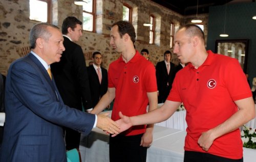 12 Dev Adam'dan Başbakan'a olimpiyat sözü