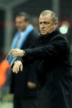 Fatih Terim Stresten Tespih Cekti