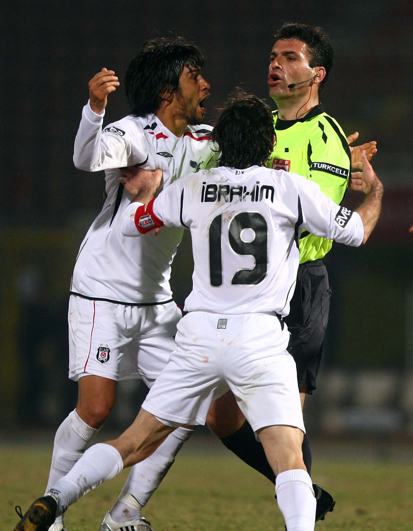 Takım arkadaşıyla kavga eden futbolcular