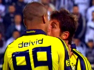 Takım arkadaşıyla kavga eden futbolcular