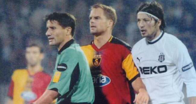 Baskılara dayanamayıp görevini bırakan hakemler