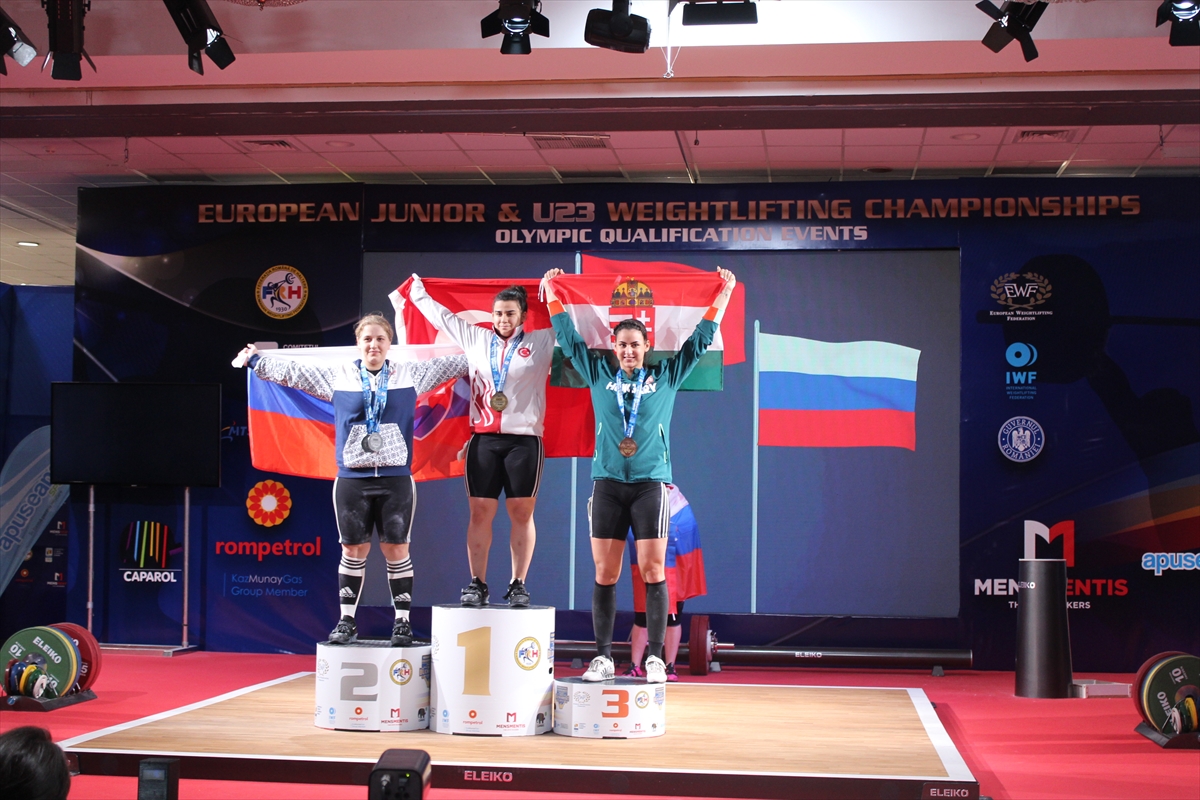 Genç halterci Dilara Narin Avrupa şampiyonu