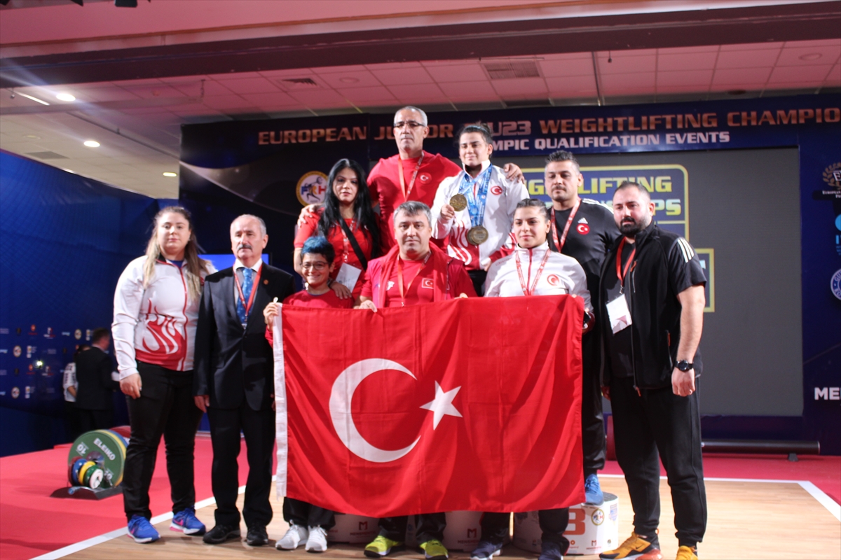 Genç halterci Dilara Narin Avrupa şampiyonu