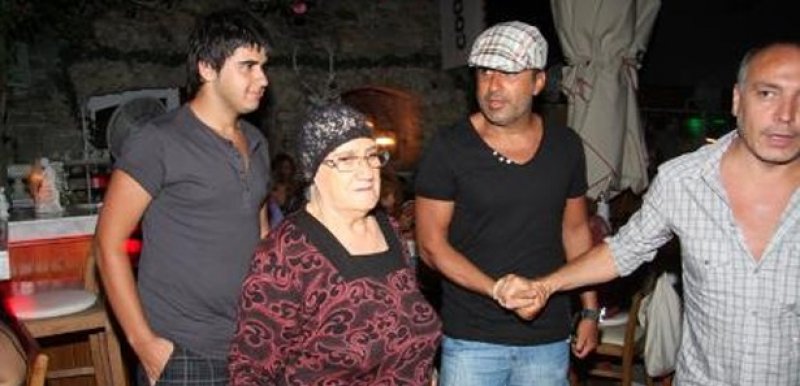 Emrah'ın oğlu Tayfun evleniyor