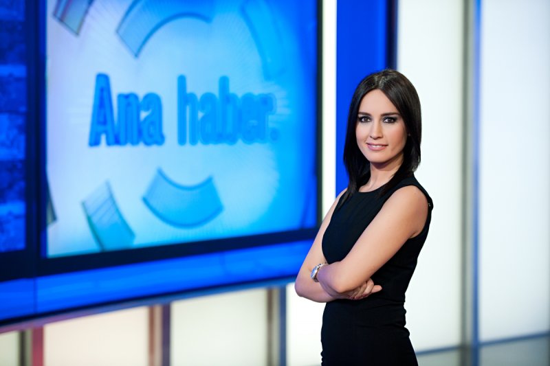 Nazlı Çelik ve Serdar Bilgili çifti poz verdi