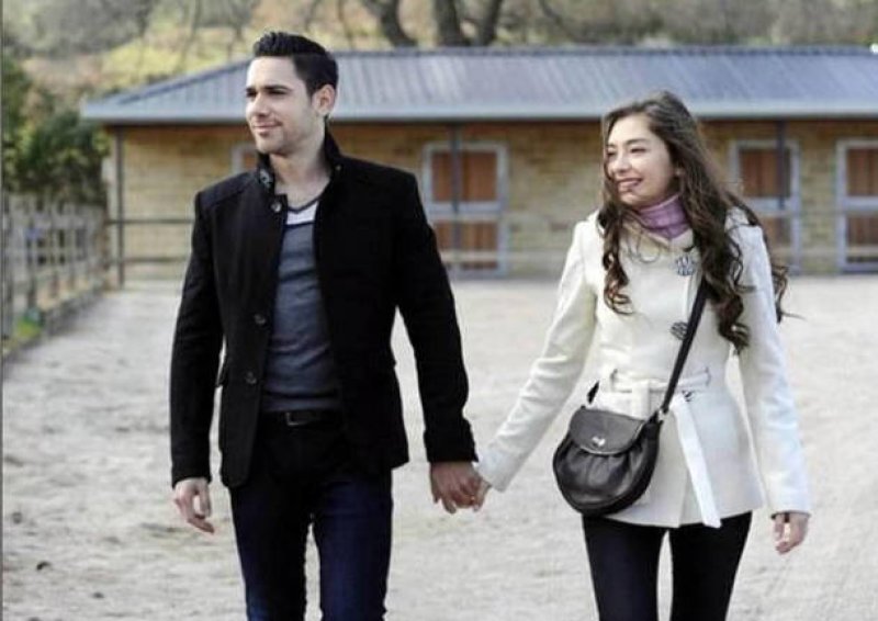 Neslihan Atagül ve Kadir Doğulu tatilde