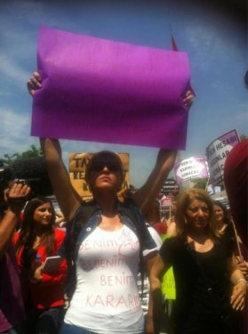 Kadınlardan Kadıköy'de kürtaj protestosu