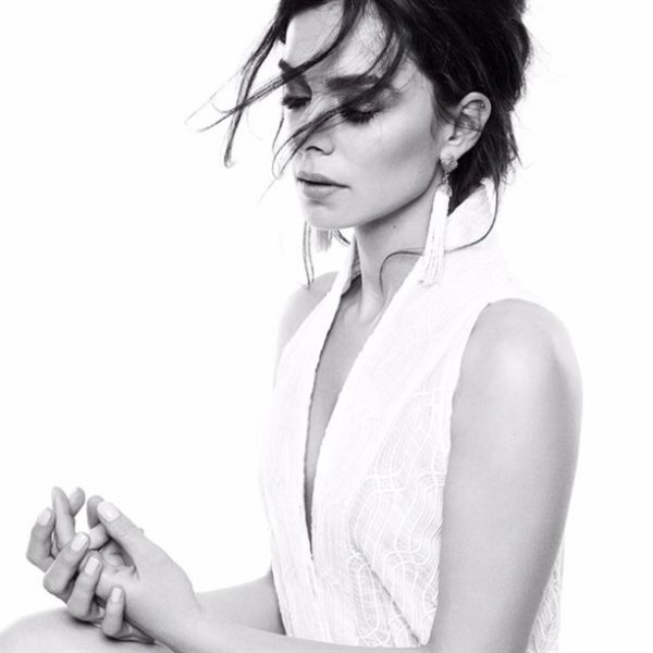 Özge Özpirinçci fotoğraflarıyla büyüledi