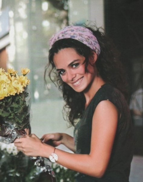 Özge Özpirinçci sudan çıkmadı