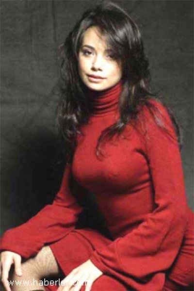 Özgü Namal 3 aylık hamile 