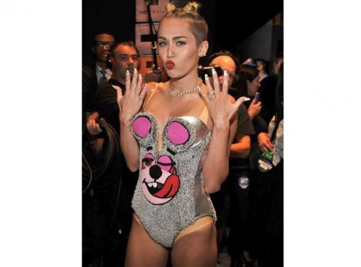 Striptiz Şov Değil!