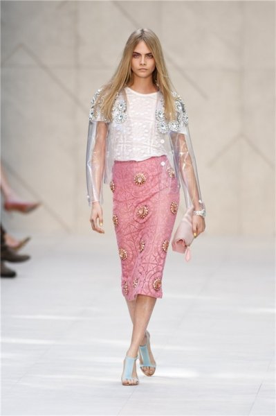 Cara Delevingne modelliğe ara vereceğini açıkladı 